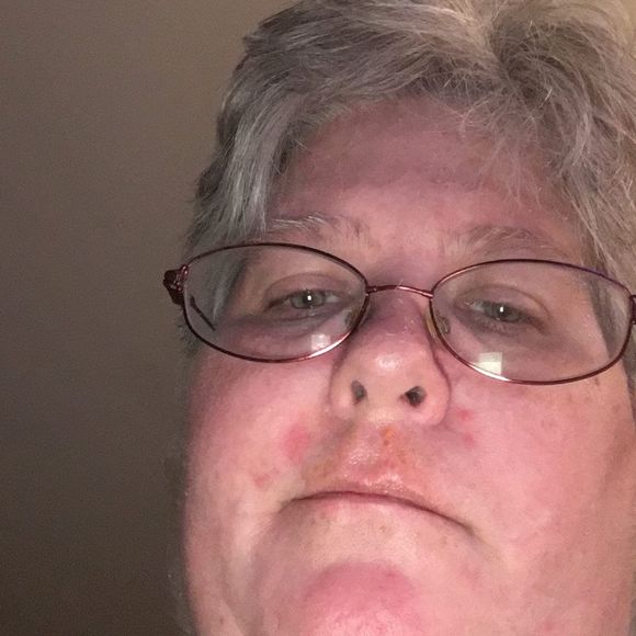 Meet your Posher, Carol - Picture 1 of 1